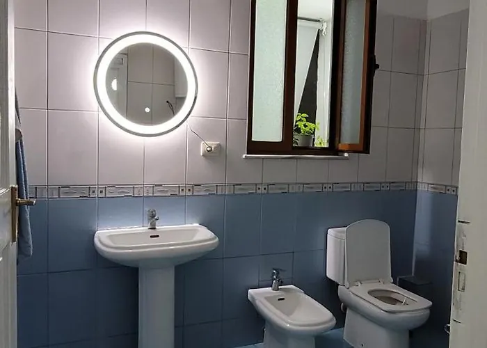 After U.s. Embassy In 公寓